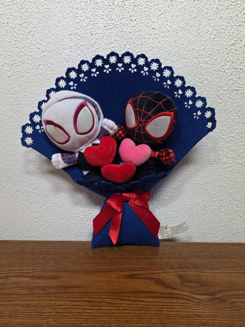 Plush Marvel Medium Valentine's Day Bouquet w/Miles Morales & Gwen Stacey 13/14"